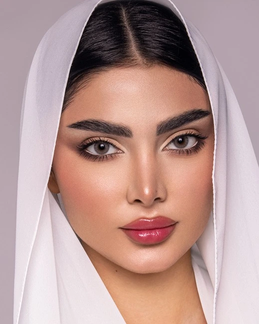 انستازيا عدسات مونور ازور