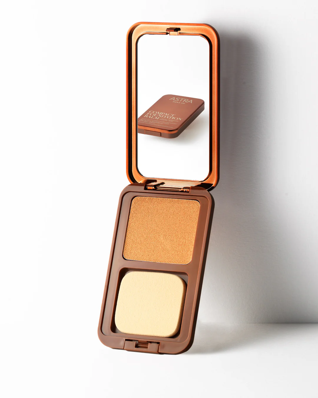 ASTRA COMPACT FOUND BALM LIGHT MED03